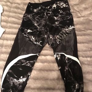 PINK cropped leggings with mesh